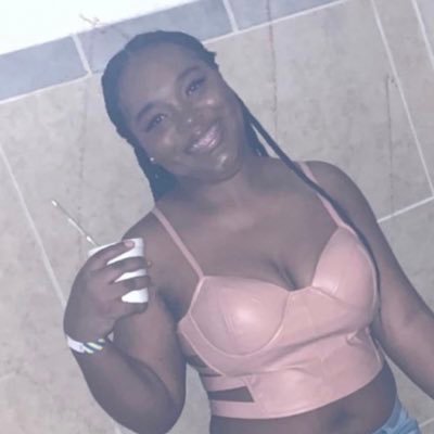 MDNI 18+ 🔞| Age Verified on LF 🦶🏾💋| FINDOM 💵 | Kink friendly (DM me) 🖤| 18 💅🏾 yo| NO Tribute NO response | LET ME RUIN YOUR LIFE 😈💅🏾⛓️🔪| links/pay👇