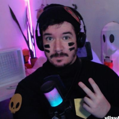 🏳️🌈 (he/him) streamer, kinda. gamer, kinda. draw some emotes for fun.
the game is an illusion, we're actually just chatting.