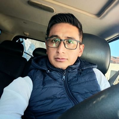 moises042494's profile picture. 