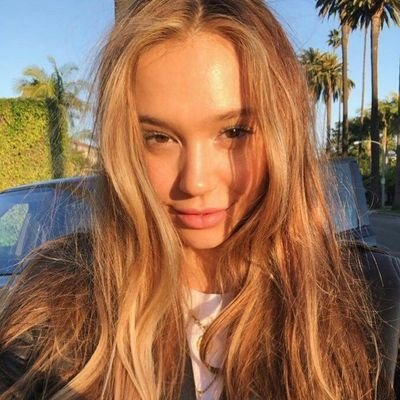 haayat_iste's profile picture. Yaşıyoruz işte ya