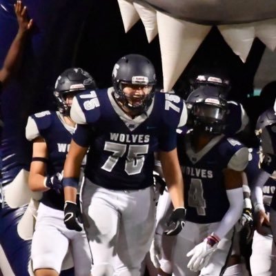 6’5 | 240 lbs | RHS 24 | 58’ Ranchview Wolves 🏈🐺 | Left G/Right Tackle | First year playing | Venezolano 🇻🇪