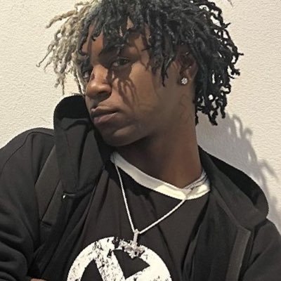 stephanie_solos's profile picture. 