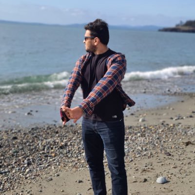 vaidymit's profile picture. Code for Food at Meta. Lousy guitarist.