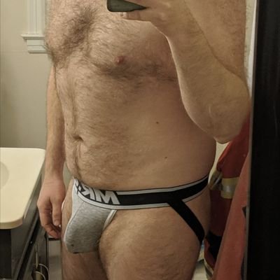 single bi 40 year old Midwest hairy dad.