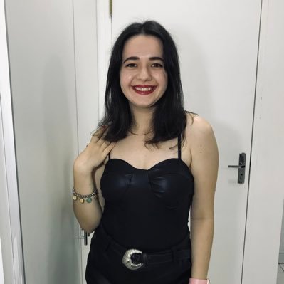 🦋 𝑆𝑒𝑟 𝑦 𝐹𝑙𝑢𝑖𝑟 🦋  estudiante de Farmacia 👩🏽‍🔬