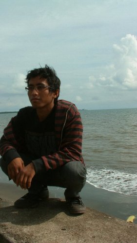 zhakhirnebo's profile picture. just love me who am i...