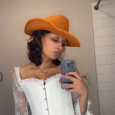 hallaahhh's profile picture. ♑️