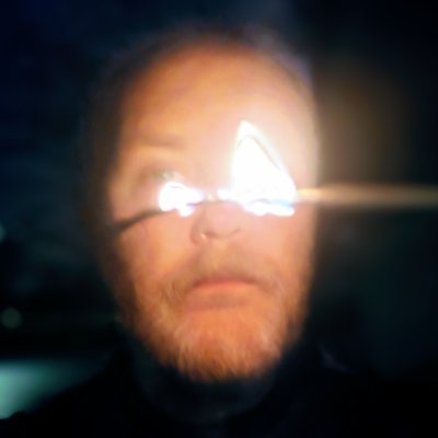 Early-onset Parkinson's & autism sit down at the bar... Incorrigible hope addict. Stumbling Gaeilgeor. Hermitish he/they/muso/dorgi pal. Leftsider.🤘🥳🍄⛓️D/