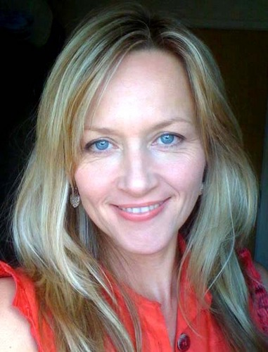 JeanGDayton's profile picture. UK ‘Funky’ Abstract Artist with a keen eye for using vibrant colour combinations.  Art that heals ~ Art with Passion ~ Truly Inspired by higher energies.