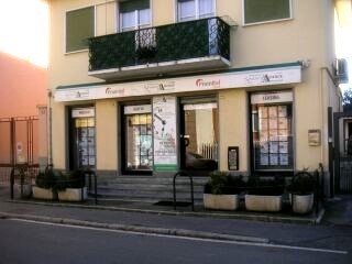 PIANETAAZIENDE's profile picture. PIANETA AZIENDE è un'Agenzia di Consulenza e Mediazione di Pubblici Esercizi, Studi dentistici e Attività Commerciali. Tel: 02/97.29.63.62 Fax: 02/97.28.43.71