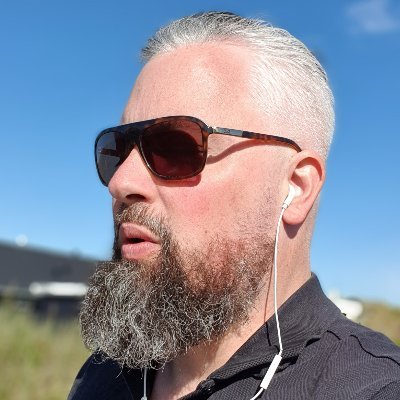 FEZ_DE's profile picture. (Digital) Artist | Data and Product Person | BBQ Addict -- always trying to stay in flow with randomness