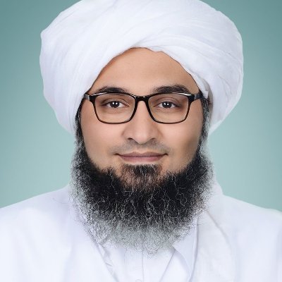 إنسان مسلم سني يحترم الجميع إجلالا لخالقهم .. تجدون التغريدات في المفضلة
