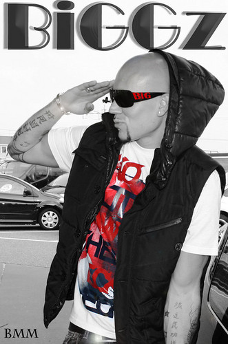 LaBIGFamilia© -BigMusicModels© -SwagFashion© -Swaggerink© -StraatFabriek©  # smoking paper planes !
