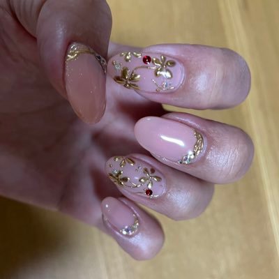 NWXKE6Arrv2arqZ's profile picture. 恋庭やってます(●ↀωↀ●)✧ ほぼ毎日庭にいます🤣 現在ランキング1位キープ中✿(。◕‿-。).:*:☆ キティー ちゃんや漫画やネイルも大好きです💕時々つぶやいてます😅無言フォローいいね失礼します🙇‍♀逆も大歓迎です(●ↀωↀ●)✧