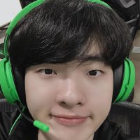 브이 (@gompanghee) 's Twitter Profile