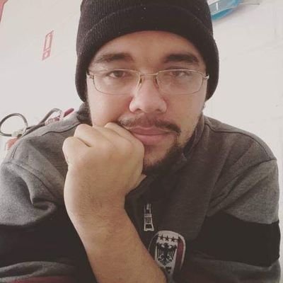 Escritor e autor de O Sangue dos inocentes.
Artista 3D nas horas vagas.
Confere o link ^^