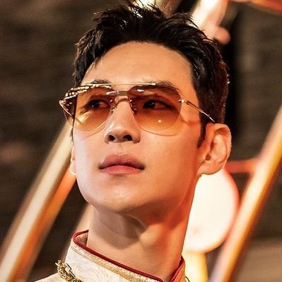 leonina00555976's profile picture. 笔名：陈一晚风   市场行情文章作者、#web3  #DeFi爱好者，#NFT一级入坑者，暴富不易，敬畏永存！！