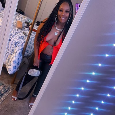 Stay in ya lane & stay out my business 😘 #boymom 🧡💛🏈 👣 @Jurneesimone20