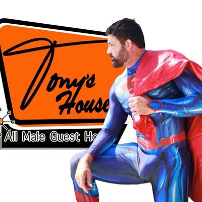 Tony’s House is a all male guest house in Phoenix Az. Clothing optional. For Gay tourist visiting Arizona