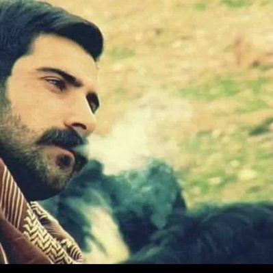 yılmaz güney Ahmed arif Ahmet kaya Ape musa mehmed uzun.
Gözlerim coğrafyamdır ve
Coğrafyam hem güzel hem hüzünlüdür