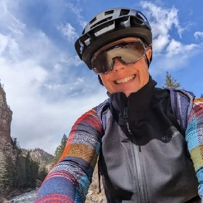 Colorado. Mom. Wife. Pretty ok at bikes. Coffee fueled. 
Incessantly down to ride.  

VIEWRIDER