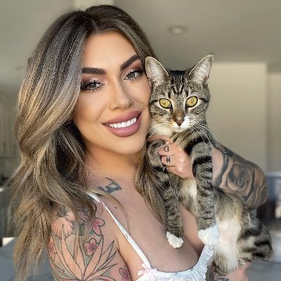 Hey loves it’s Ana, (@Ana.Lorde) I’m a free spirited, adventure-loving stoner who loves to be a naughty girl for you❤️🔥