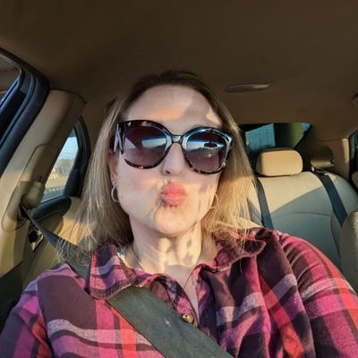 Mental Health/Creative Arts Therapist, wife of @jmac28, mom to my red headed ADHD wonder boy, WLS, Recovery/MAT advocate, peer support, WNY & #gobills! ❤️💙