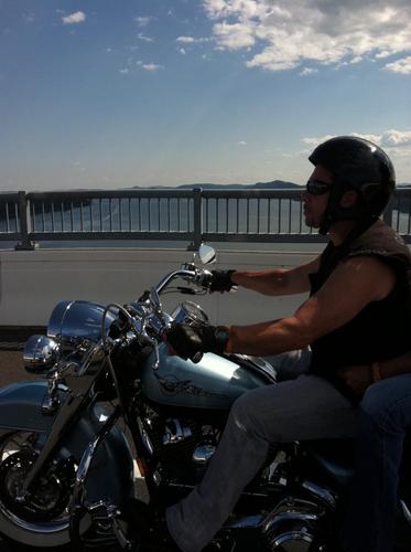 tweeks_19's profile picture. 