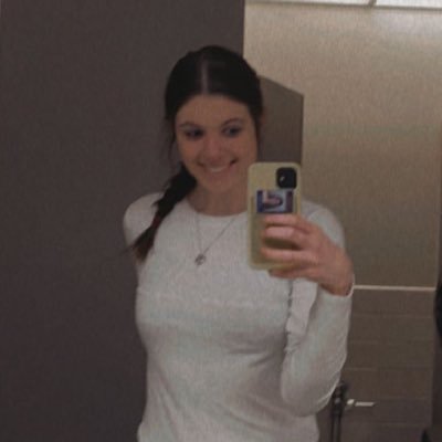 wwhitneygrace's profile picture. blm ✊🏽✊🏾✊🏿