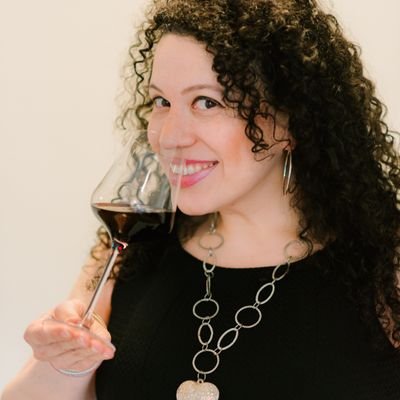 💁Latina in wine🇪🇸🇵🇹🇦🇷🇭🇷🇨🇱🇬🇷🇮🇹 🧡🍷expert. Region specialist, educator and fun event planner.
I own #croatianwineambassador 🍷🇭🇷