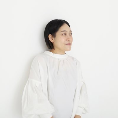 自然体でビジネスをしたい経営者のための体温を感じるブランドの“脈”づくり。想いが伝わる言葉・デザインを整えるブランディング ◻︎理念|コンセプト|ネーミング開発 ◻︎ロゴデザイン ◻︎各種クリエイティブ制作