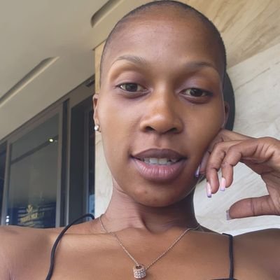 MakaKhethelo👩👦the only child kaZamaswazi❤ Optimist🌞Winner🌈Pisces baby♓ my DMs look open but they not 🙄@khalabemsondeza ❤️