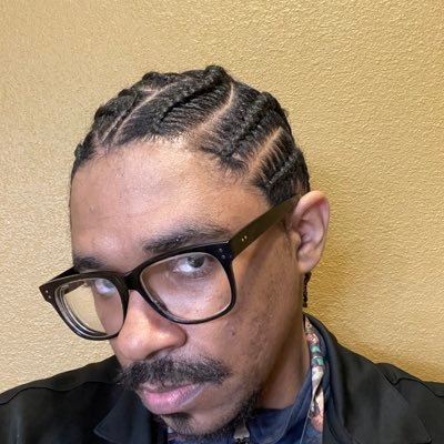 CFgamer21's profile picture. just enjoying my life as much as possible. NBA-(don’t have a favorite team sadly) MMA WWE NFL Music Rock/Alt and Anime otaku