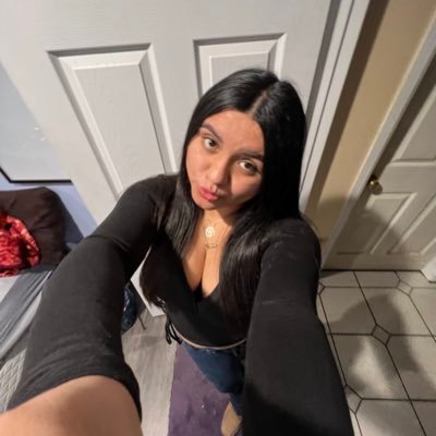 AnabellFlores11's profile picture. YHLQMDLG