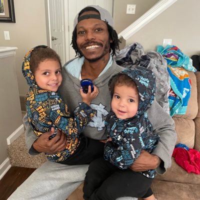 Sports Enthusiast. MMA Podcast. Former Owner of (Primetime Lineups). Nike All-American, Father. 2 Princes. Husband to a Queen. DFS Player. #SavedFromScrapes