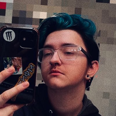 IG https://t.co/AUK8TZUK5m — Pronouns: He/Him — LGBTQ 🏳️🌈— artist