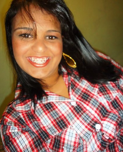 Crista, sorriso sincero, feliz, chorona, fa do Kleo e Rafael, apixonada por foto, dorminhoca