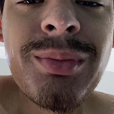 thickdadddyleg's profile picture. 28, he/him, NSFW, @pissoffluvv is looking at me 👀