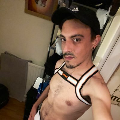 Somerset based NSFW alt account 🔞🔞🔞 hung vers gay with a thing for chav gear, gooner DM’s open https://t.co/jVvfH4GsTR