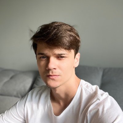 codewithrenato's profile picture. I build apps • 🇧🇷
