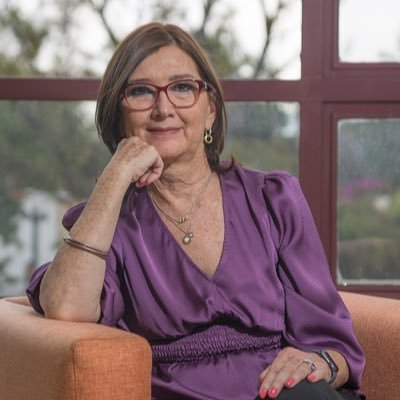 Arquitecta y especialista en valuación inmobiliaria. interesada en un desarrollo urbano sustentable. Vicepresidenta del Colegio de Arquitectos CDMX