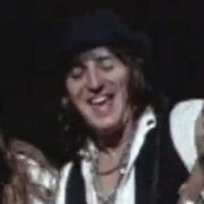 dedicated to the guns n’ roses guitarist, juju hounds frontman & solo artist, izzy stradlin 💌