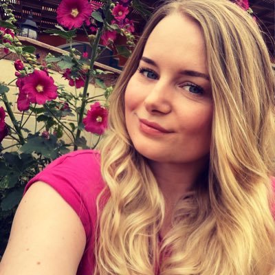 @Twitch Partner https://t.co/urzn2TPCsq | @ateyo_ Partner | Voice Actress @Fallout @CastingCallClub | contact: deela@outlook.de 🍯