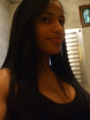Sou uma Garotaa lindaa Fiel 
ke é apaixonadamente pelo namorado ee ke se sente a pessoa mais feliz do mundoo ***