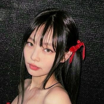 @ Jennierubyjane💍?
Jennie,TXT, Treasure, Stayc stans moot me💃