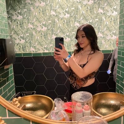 beyonceee_1's profile picture. 21✨