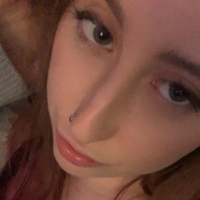 Char040's profile picture. 