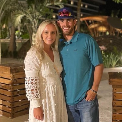 •Head Coach of @NeckBaseball •Whitewright High School Alumni ‘16 •Tarleton State University Alumni ‘19 & ‘20 • Husband of @amberpicard8