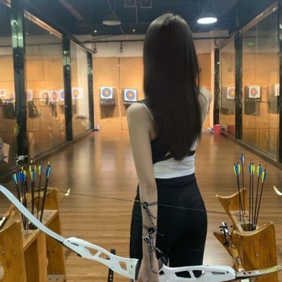 superlu666's profile picture. Actors are receiving awards, masters are wandering