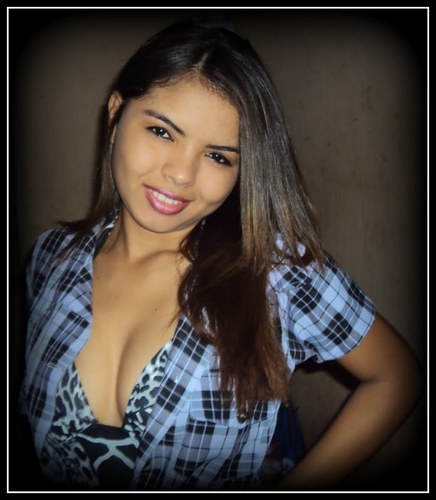 Estudante, Trabalho muitoooo...Adoro música..Sempre quero novos amigos....E quem quizer me conhecer mais e só me seguir..